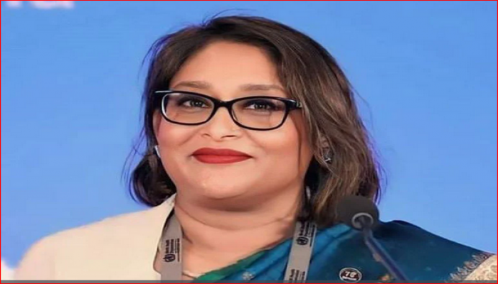১০ টাকায় টিকিট কেটে চোখ পরীক্ষা করালেন প্রধানমন্ত্রী