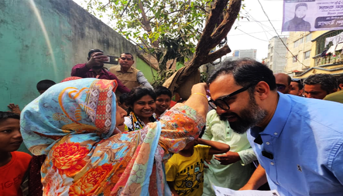 মিরপুরে ভোটার প্রভাবিত করার চেষ্টার অভিযোগ করলেন আমিনুল হক