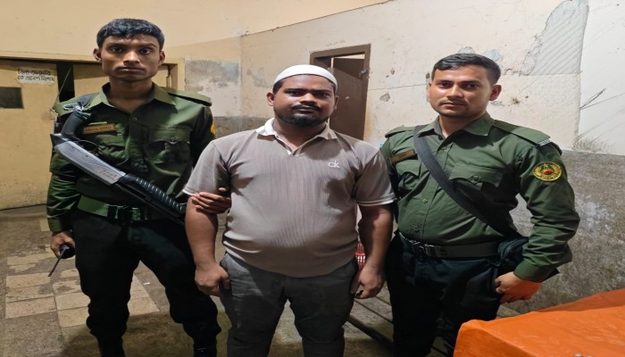 ঢামেকে দালাল আটক!